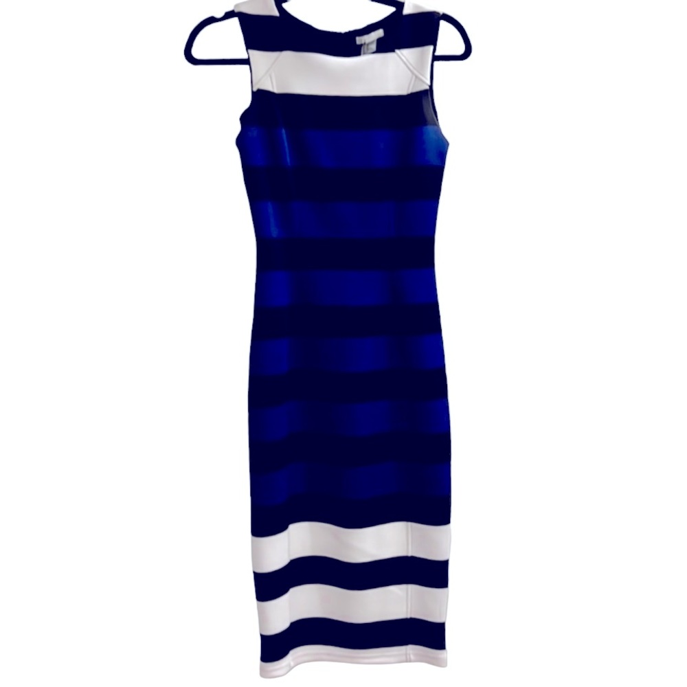 Stunning H&M sheath pencil dress. Scuba style material very stretchy & forgiving